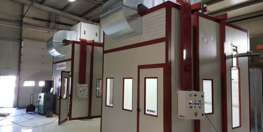 Impianto doppia cabina di verniciatura pressurizzata S.C. High Tech Tecnosky (Romania) - Progetti Ardesia